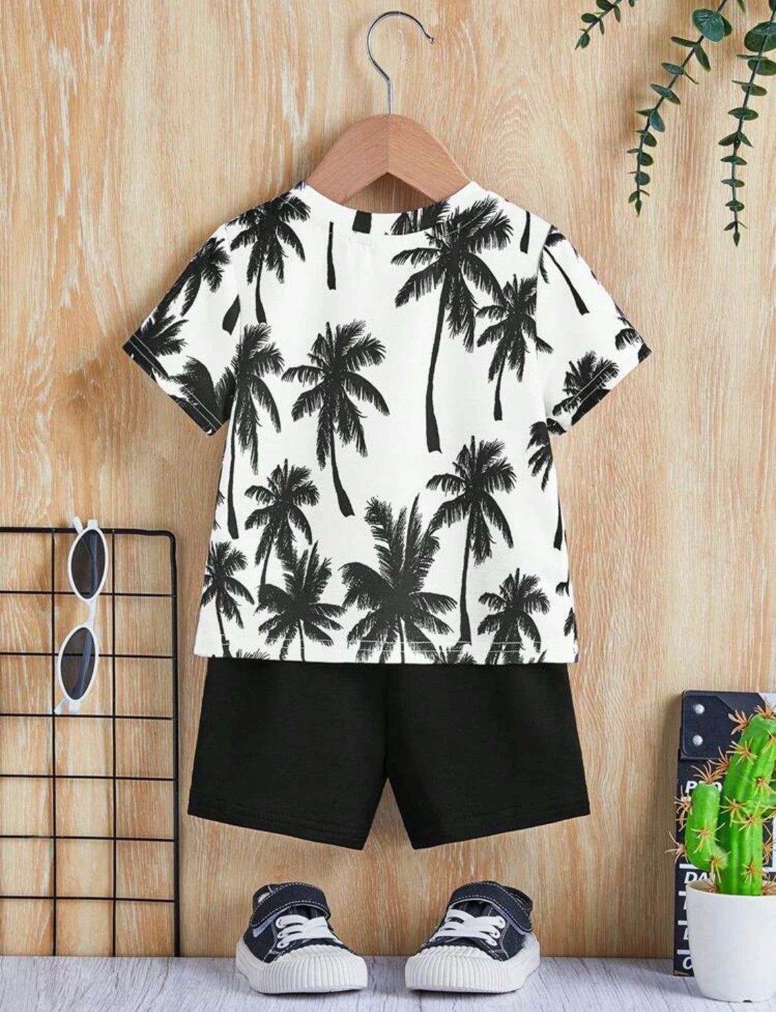 SHEIN Baby Boy Coconut Tree Print Patched Pocket Tee & Shorts