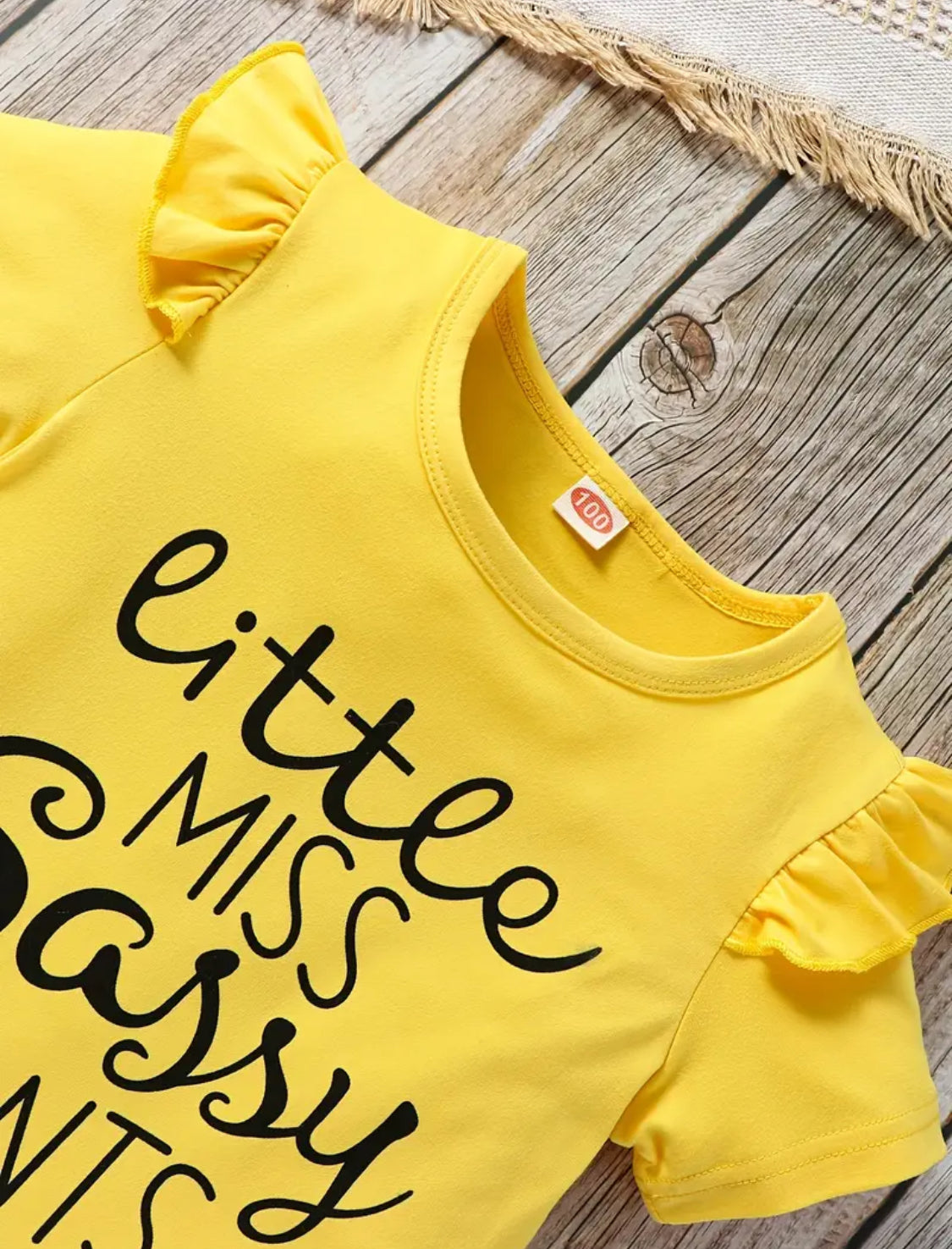 2pcs Toddler Girls Letter "LITTLE MISS SASSY" Graphic Ruffle Trim T-Shirts Casual Round Neck Tees Top & Sunflower Graphic Belted Shorts Set Kids Summer Clothes