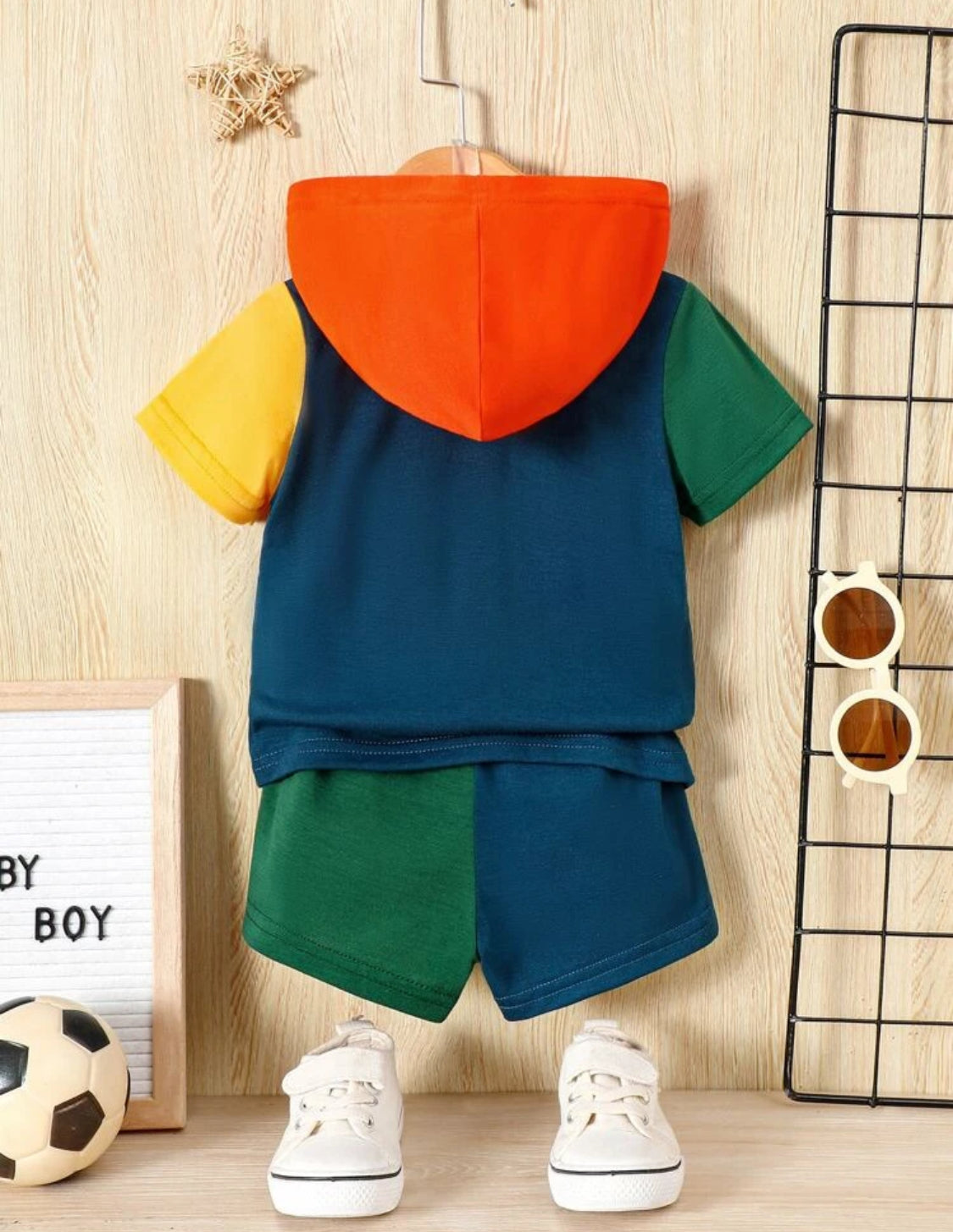 Baby Boy Letter Graphic Colorblock Hooded Tee & Shorts