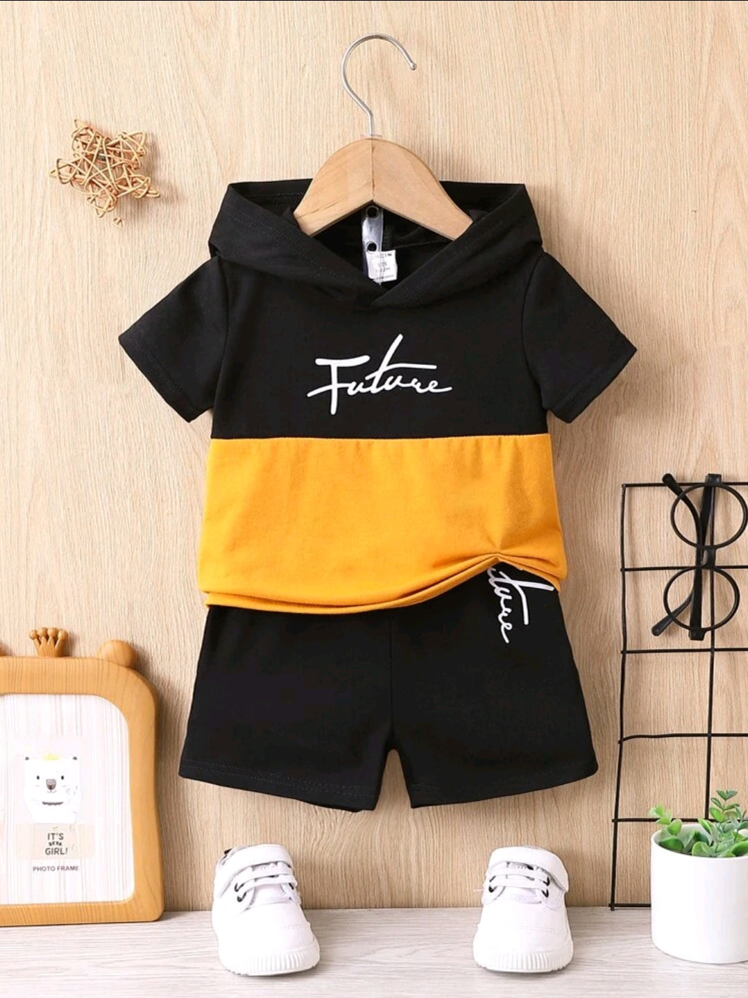 Baby Boy Letter Graphic Two Tone Hooded Tee & Shorts