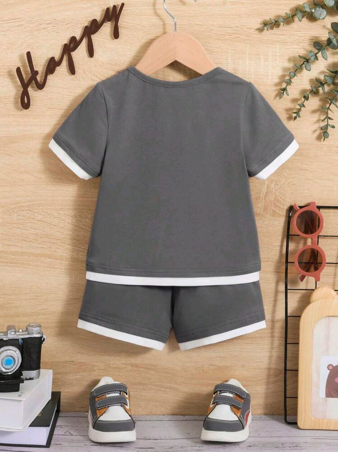 SHEIN Baby Boy Letter Patched Detail Contrast Trim Tee & Shorts